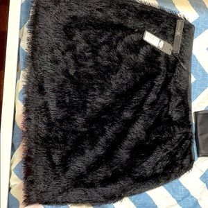 Black Kardashian collection mini skirt xl NWT